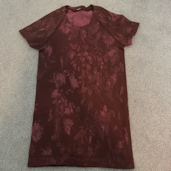 Lululemon swiftly tech shortsleeve 2.0 - Picture 1 of 4